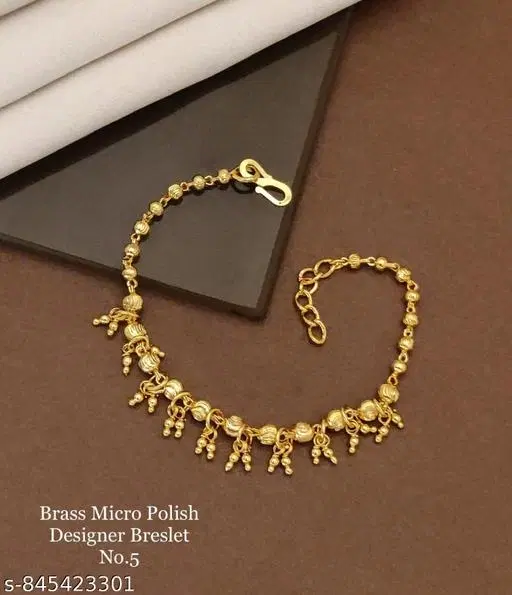 Stylish Bracelet for Women (Gold, Free Size)