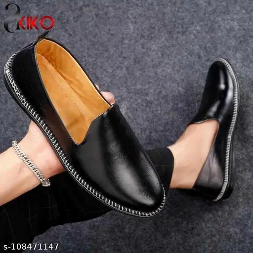 Juttis for Men (Black, 7)