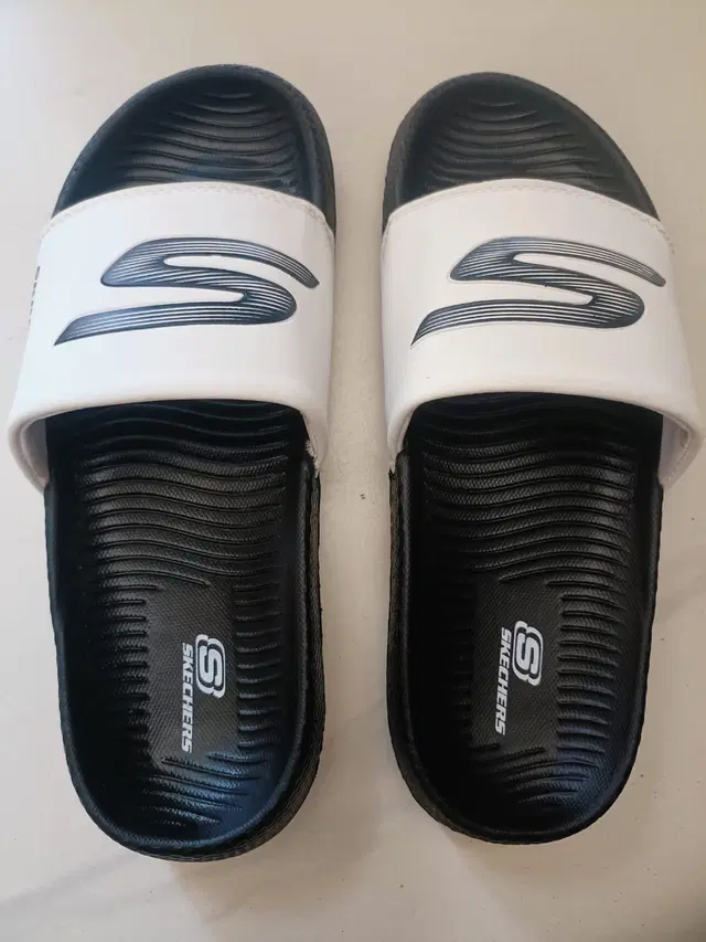 Casual Sliders for Men (Black)