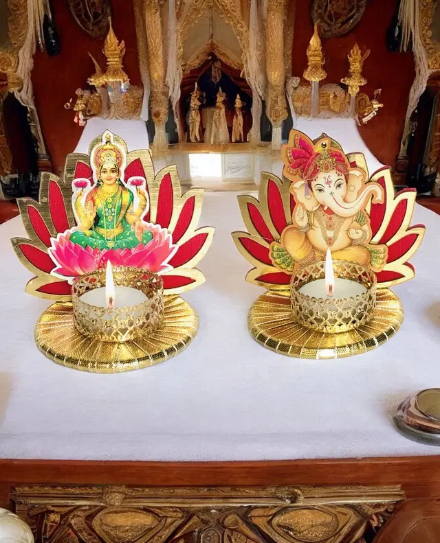 Metal Designer Tealight Candle Holder, Red, 10x8x9 cm, Pack of 2