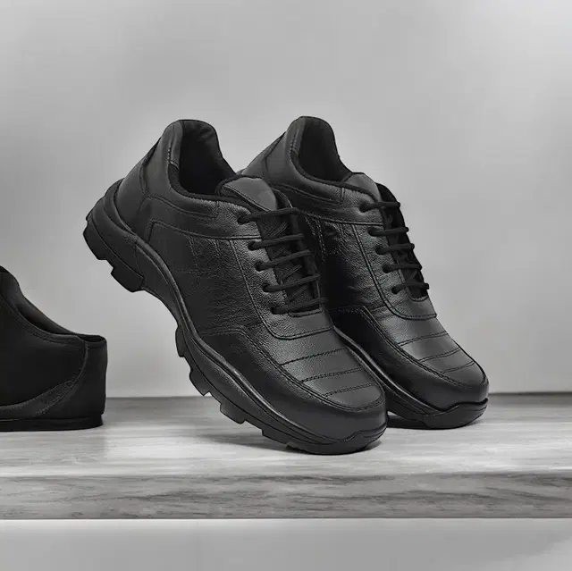 Safety Shoes for Men (Black, 6)