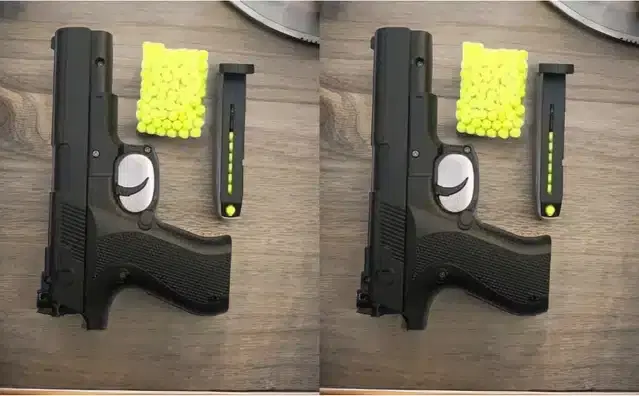 Plastic Gun Toys, 2 Pcs with 120 Pcs Bullets for Kids, Black & Yellow