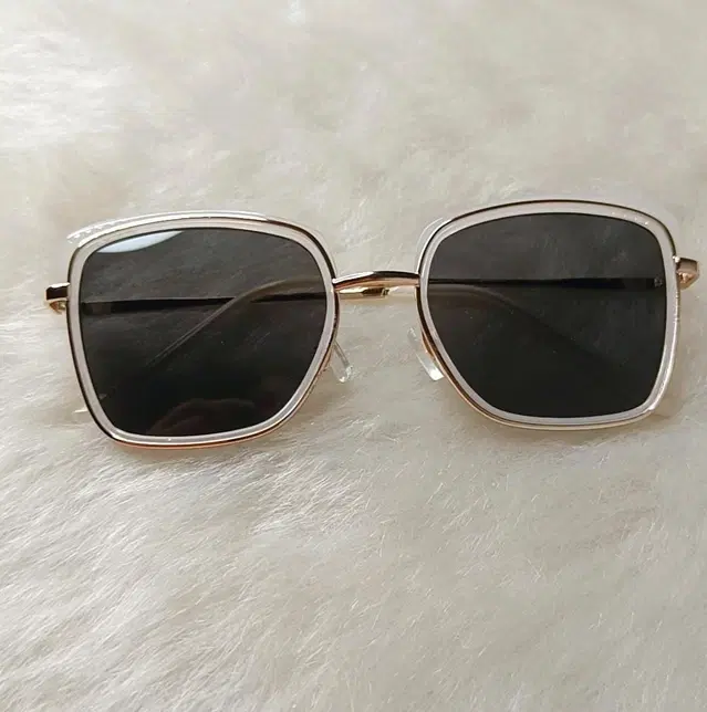 UV Protected Stylish Sunglass for Women (Multicolor)
