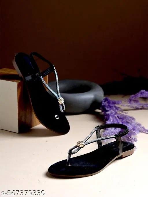 Shoetopia Girls Black Embellished Sandals Size 3.0