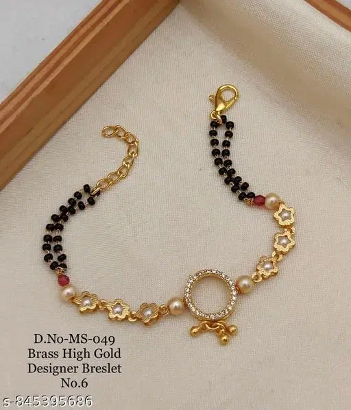 Stylish Bracelet for Women (Gold, Free Size)