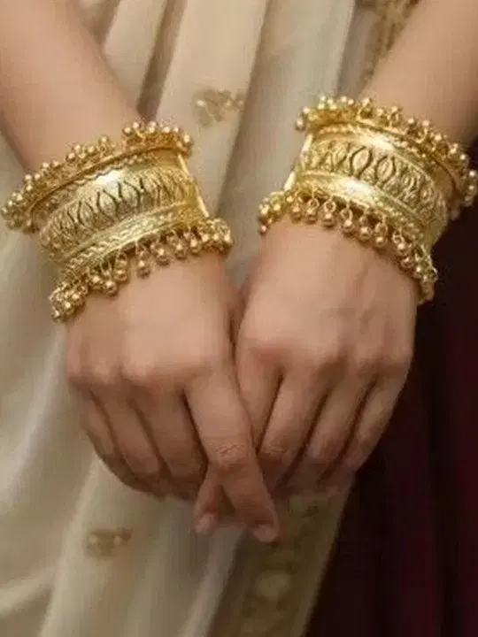 Samridhi Princess Viral Golden Bangle Pack of 2