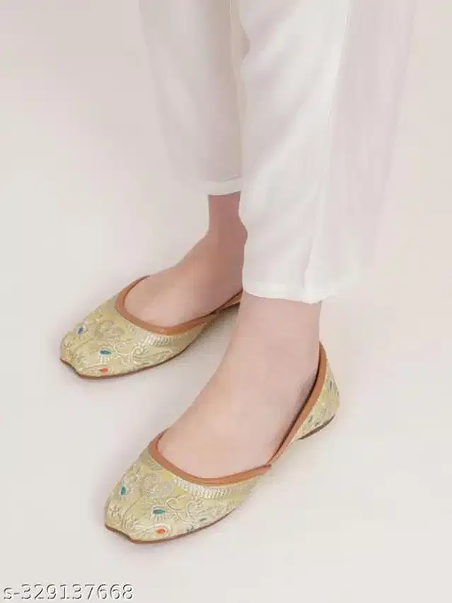 Juttis for Women (Yellow, 3)