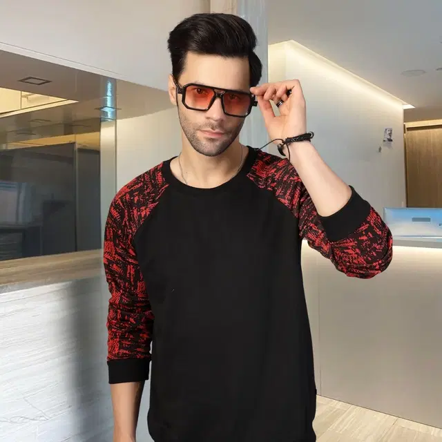 Polyester Colorblocked Sweatshirt For Men, Red (L)