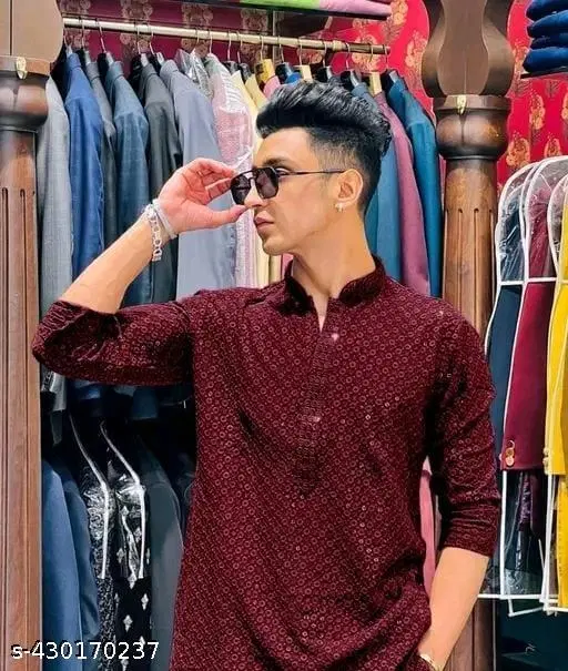 Embroidered Mandarin Neck Kurta for Men (Maroon, S)