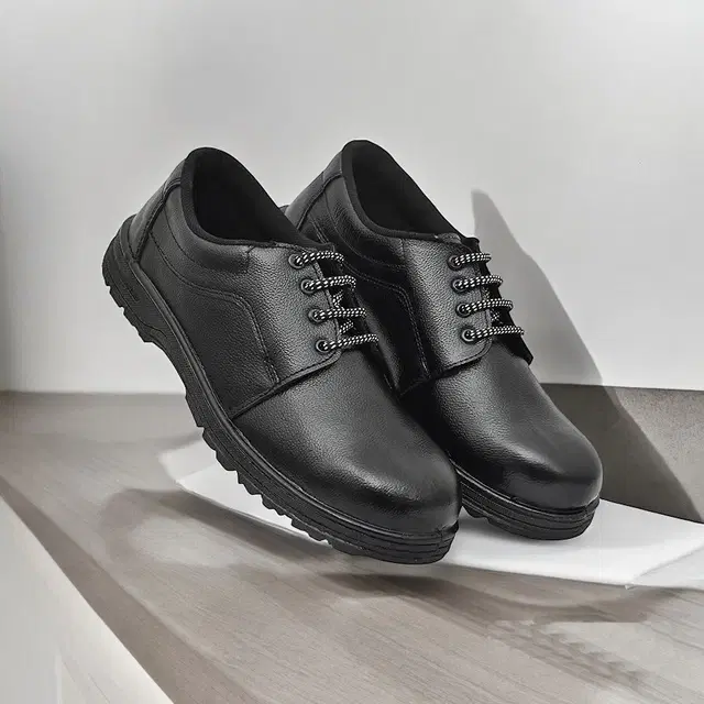 Safety Shoes for Men (Black, 7)