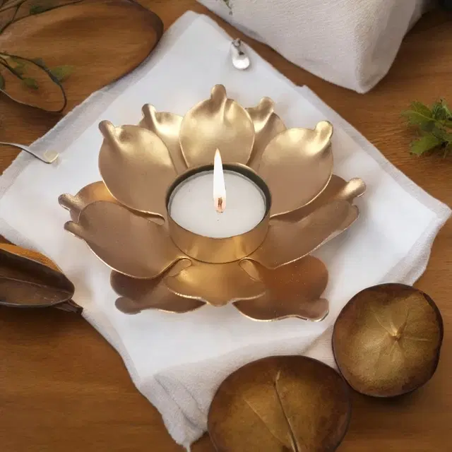 Metal Designer Tealight Candle Holder, Gold, 11x11x3 cm, Pack of 1