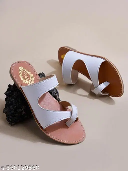 Shoetopia Girls Flat Sandals White Size 6