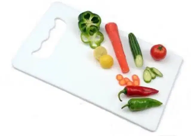 Plastic Vegetable Cutting Board, White, 20x15 cm