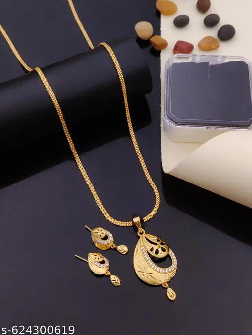 Pendant with Chain for Women (Gold)
