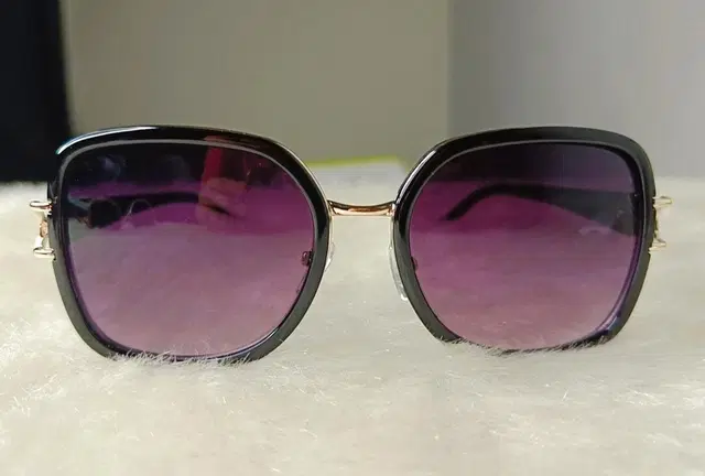 UV Protected Stylish Sunglass for Women (Multicolor)