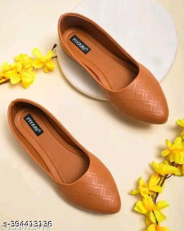 Juttis for Women (Tan, 7)