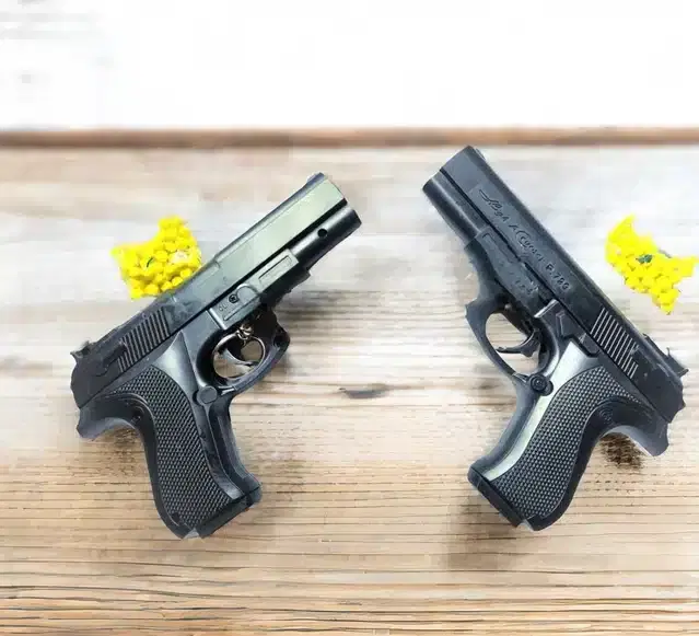 Plastic Gun Toys, 2 Pcs with 120 Pcs Bullets for Kids, Black & Yellow