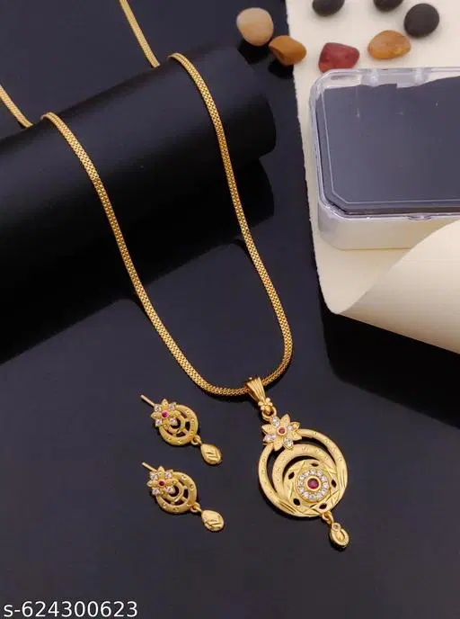 Pendant with Chain for Women (Gold)