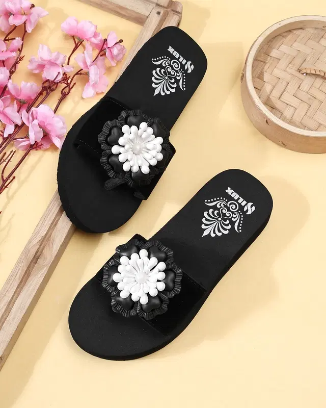 Solid Flip-flops for Women (Black, 4)