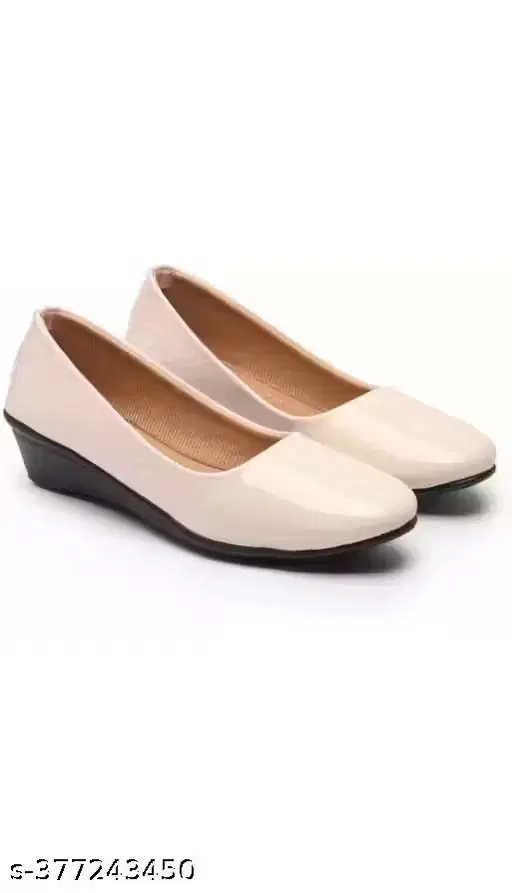Juttis for Women (White, 4)