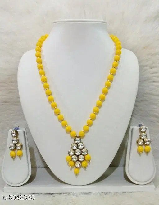 New Designer Kundan Necklace for Woman With Earring, Yellow