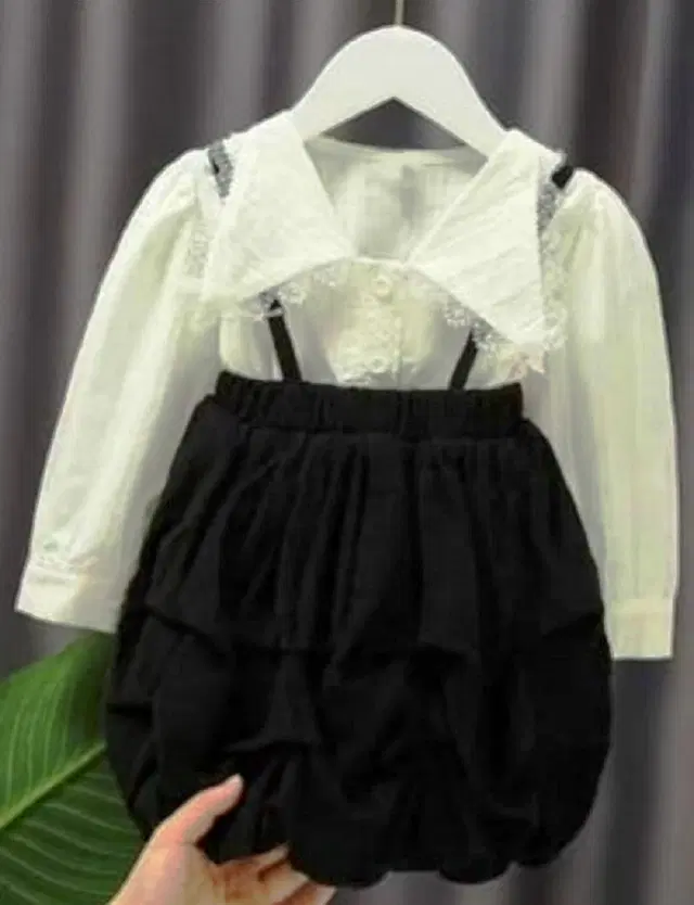 Cotton Blend Solid Dungaree Clothing Set for Girls (Black & White, 18-24 Months)