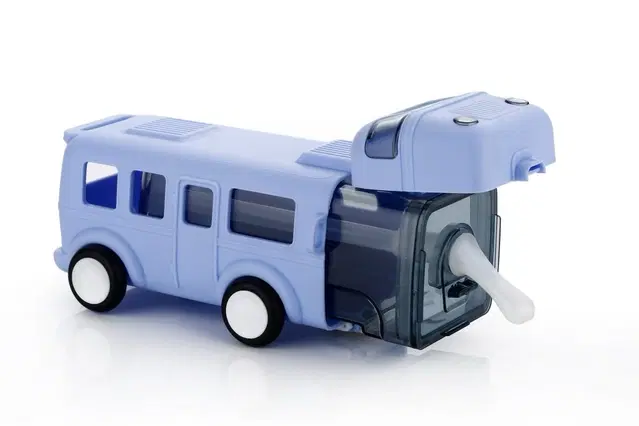 Plastic Bus Shape Sipper Bottle for Kids, Multicolor (1000 ml)