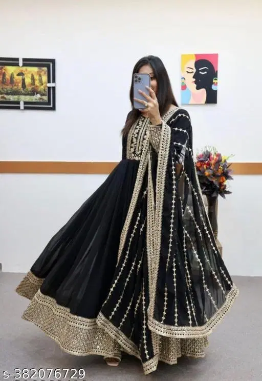 Elegant Georgette Gown for Women (Black, S)