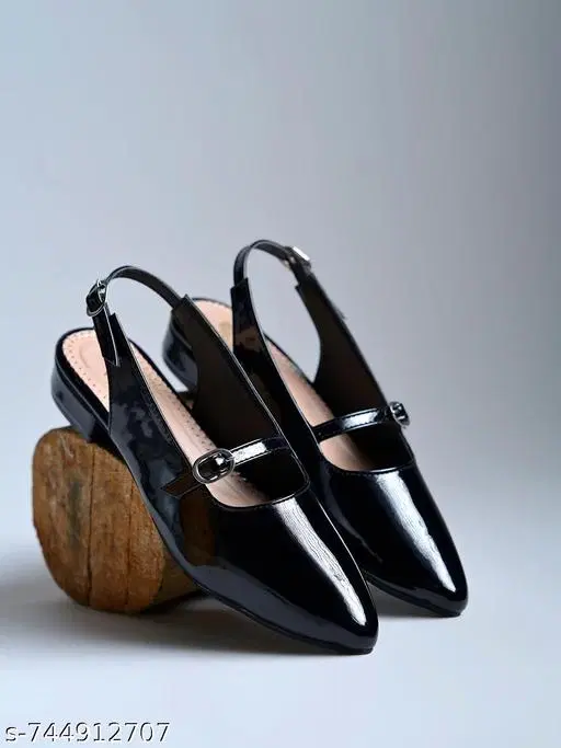 Shoetopia Black Patent Leather Ballerinas (Size 3.0)