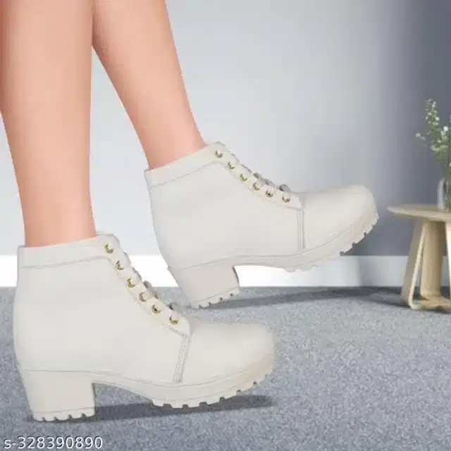 Boots for Women (White, 4)