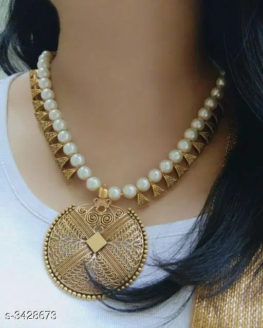 Women's Alloy Gold Plated Jewellery Set