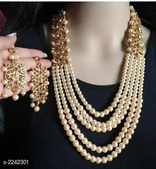 Elegant Pearl Jewellery Set