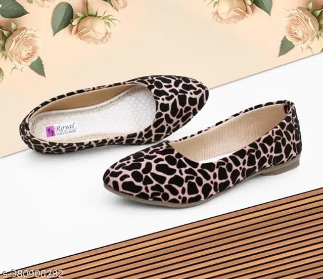 Juttis for Women (Peach & Black, 6)