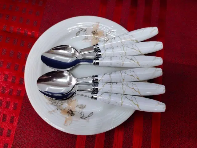 Stainless Steel Spoons, White & Silver, Pack of 6