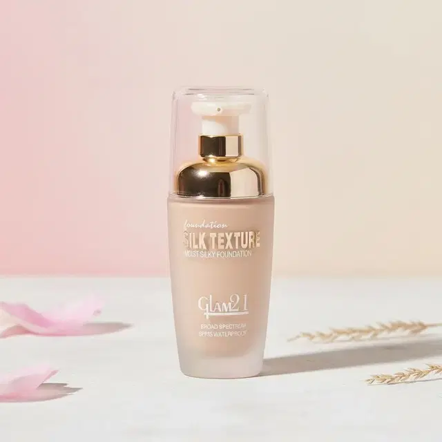 Glam21 Silk Lightweight Hydrating Oil-Free Foundation For Long-lasting Makeup With SPF35 UV Protection, 50gm, 04