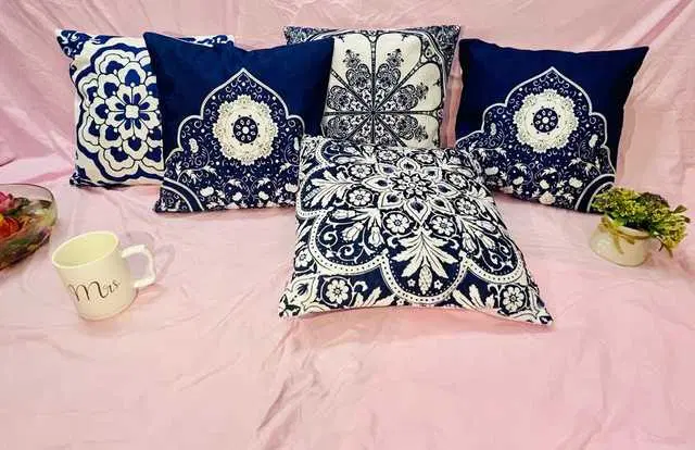 Cushion cover with zip Closure, Set of 5, 16 X 16 Inches, Multicolor, A-316