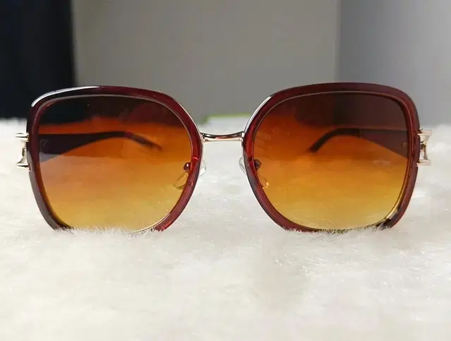UV Protected Stylish Sunglass for Women (Brown)