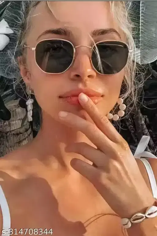 Fiber & Plastic Round, UV Protected Sunglasses For Women, Black, Pack of 1