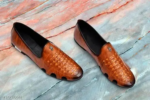 Juttis for Men (Tan, 7)