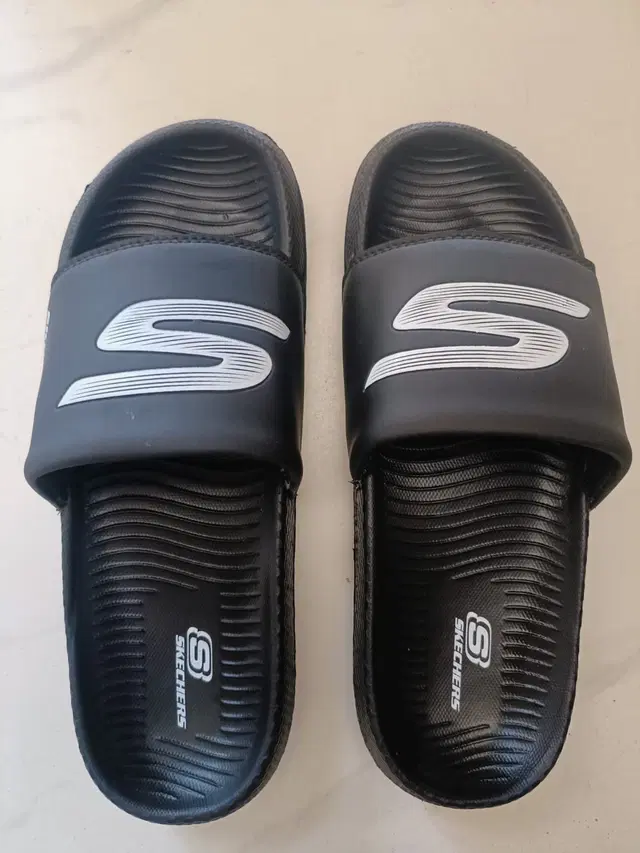 Casual Sliders for Men (Black)