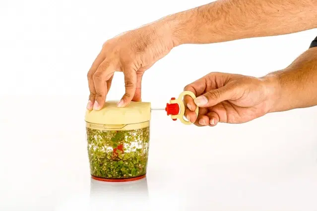 Plastic Manual Vegetables Chopper, Multicolor, 650 ml
