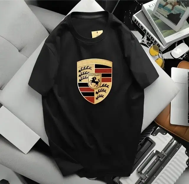 Round Neck Printed T-shirts for Men (Black, M)