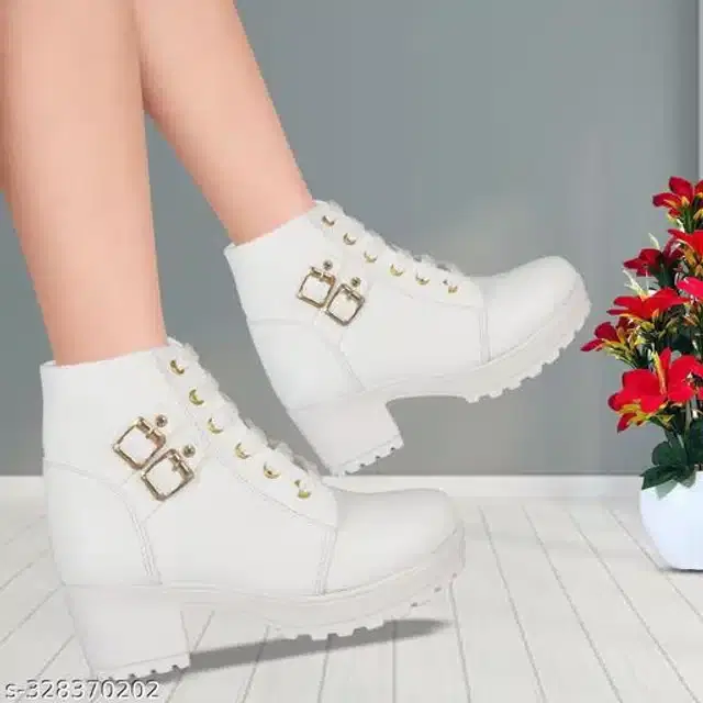 Boots for Women (White, 4)