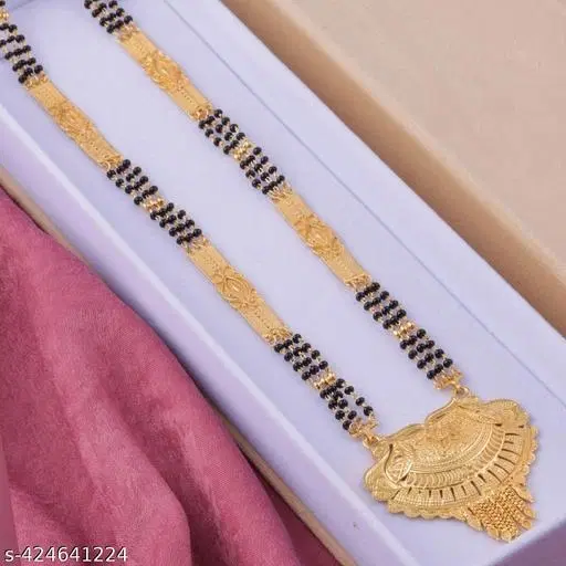 Big pendant mangalsutra for Women (Gold, Free Size)