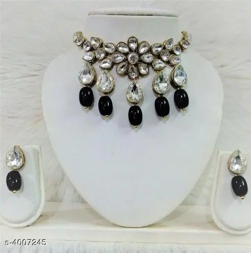 Attractive Women'S Jewellery Set, Black