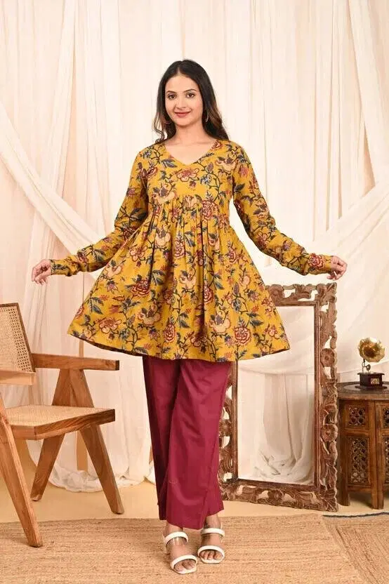 Rayon Floral Print Short Kurti for Women, Yellow (L)