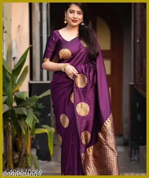 Elegant Banarasi Silk Saree for Women (Green, Free Size)