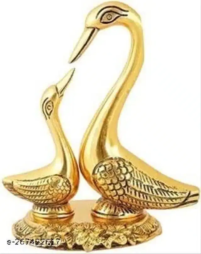 Metal Decorative Showpiece, Gold