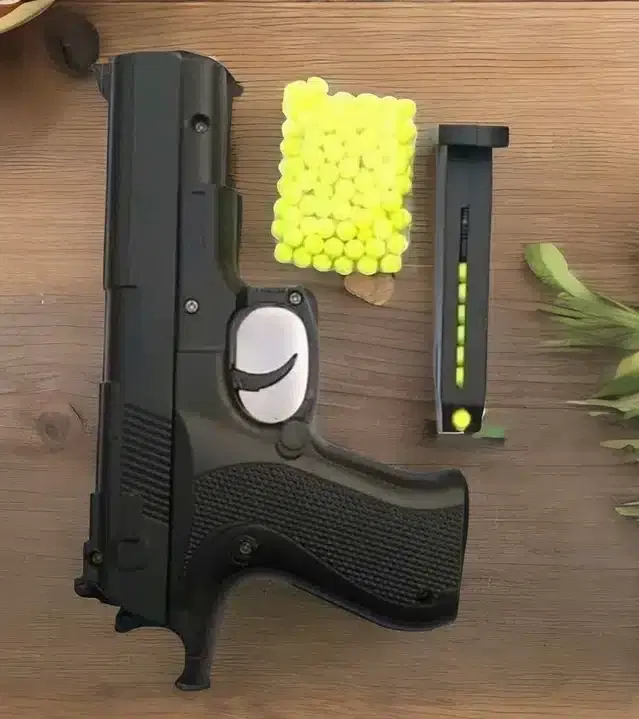 Plastic Gun Toys with 60 Pcs Bullets for Kids, Black & Yellow