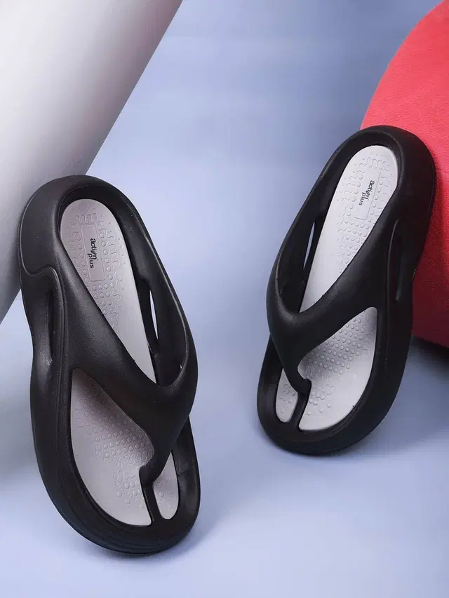 action Slippers for Men (Grey, 7)